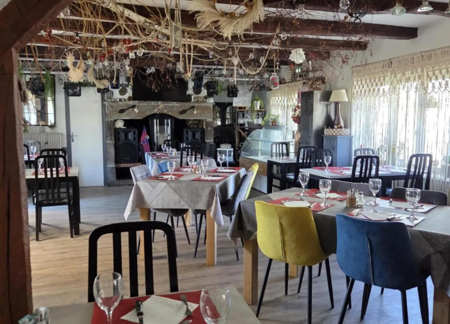 Hotel Le Saint Mary à Mauriac  France