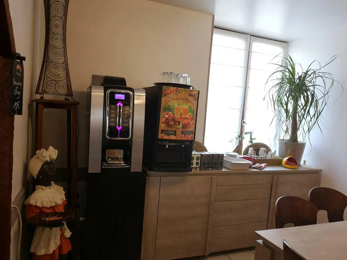 Hotel Le Saint Mary Mauriac  0*, Mauriac (Cantal) Francia